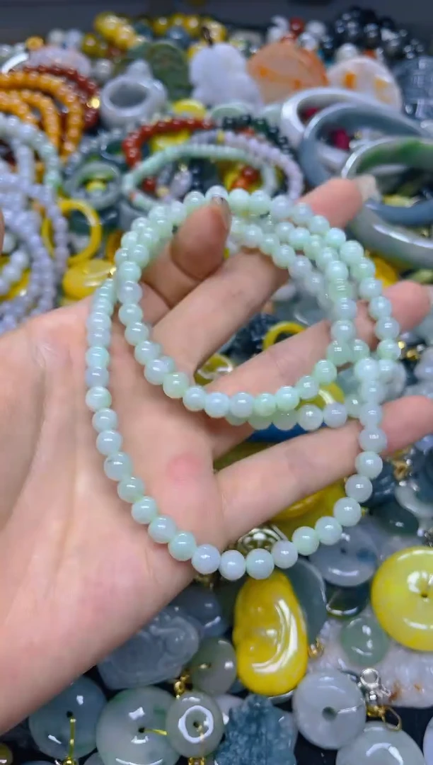 颈饰未镶嵌翡翠5MM/ R /翡翠A货，一件也是批发价