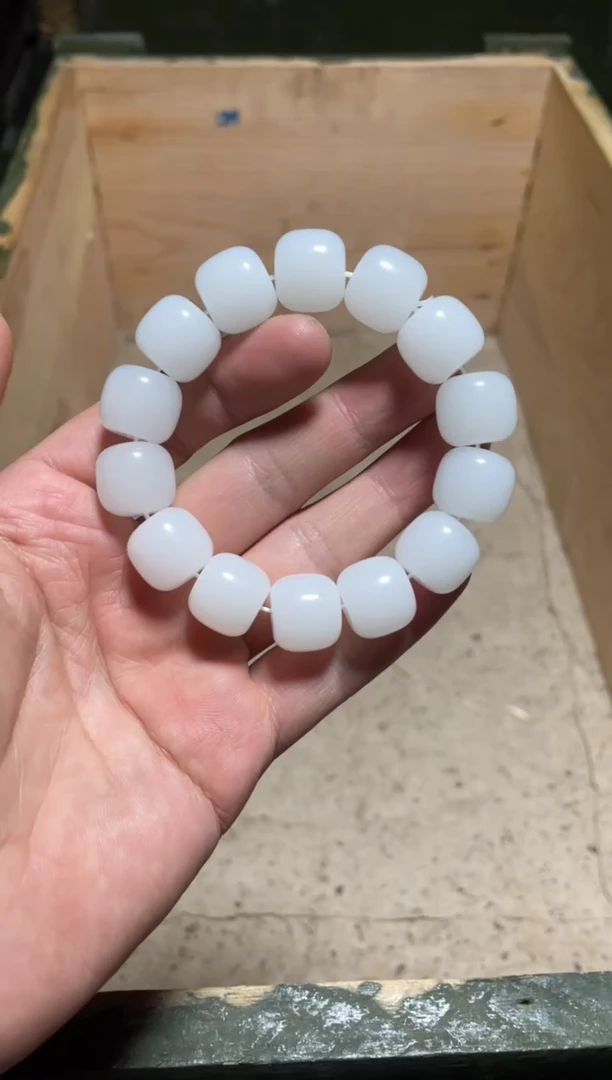 【闪购商品】老型珠手串1件