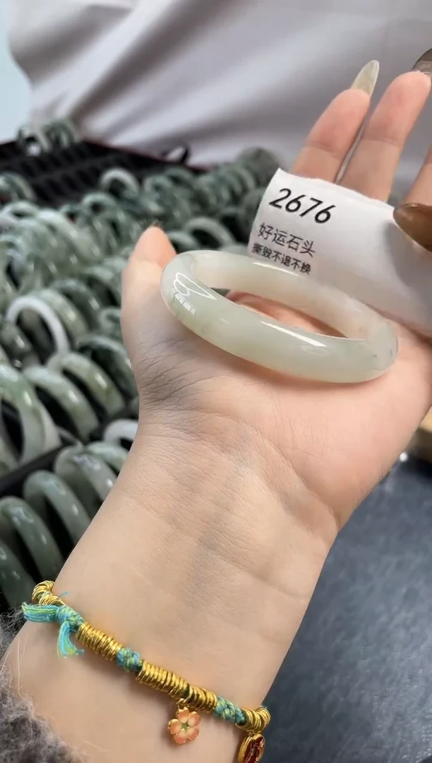 未镶嵌手镯石英质玉2676