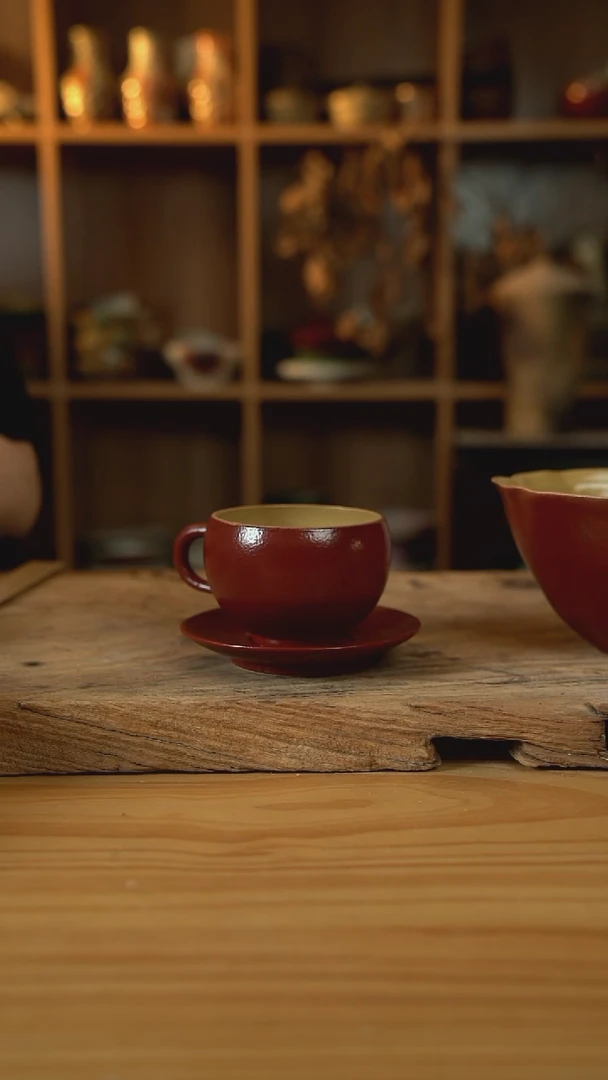 复古红系列的蛋壳咖啡杯+碟