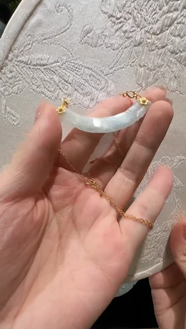 翡翠未镶嵌颈饰国风