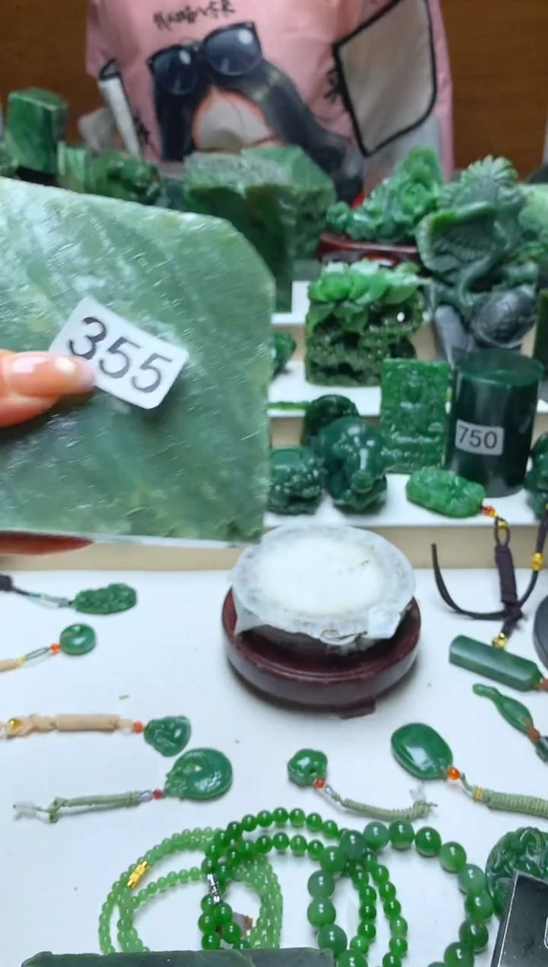 未镶嵌和田玉摆件1