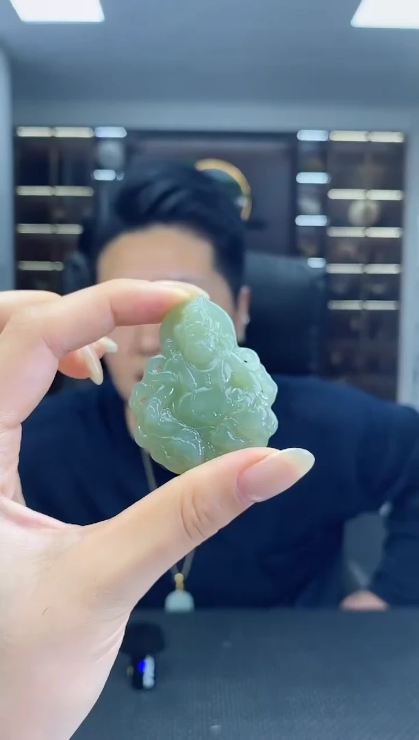 和田玉未镶嵌颈饰黄财神