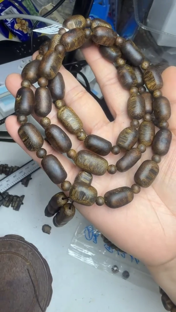 沉香手串51克墨绿老料收藏留疤手串