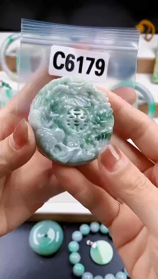 颈饰未镶嵌翡翠天然翡翠吊坠挂件