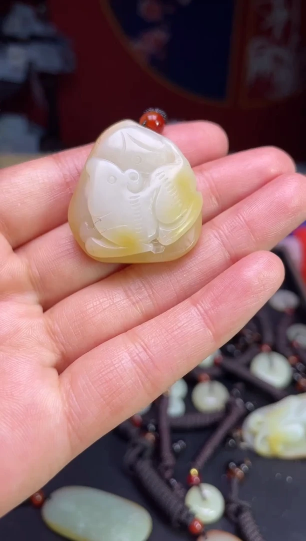 颈饰未镶嵌和田玉3