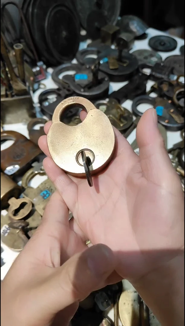 金属古典摆件家居摆件一个