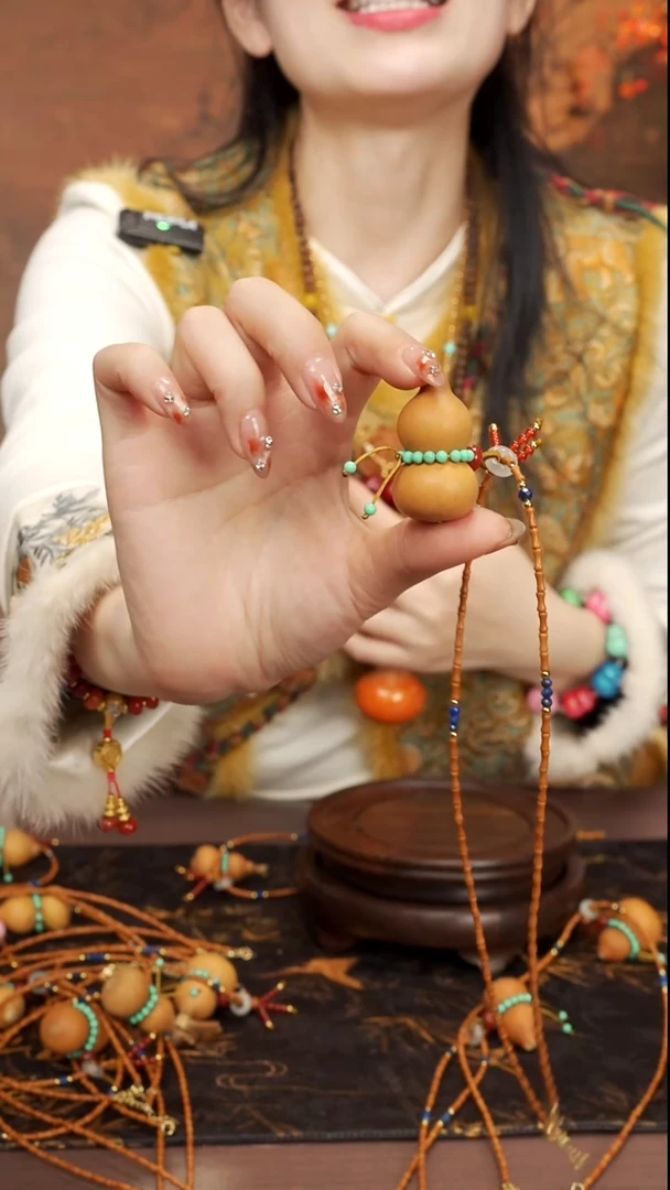 134 --大漆脖挂小葫芦---88