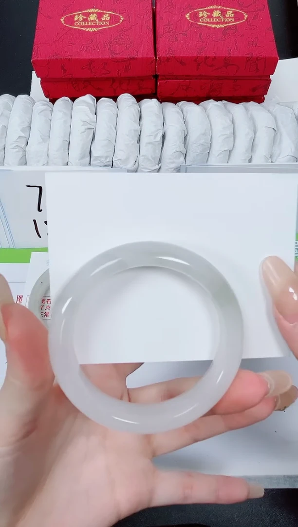 【闪购商品】石英质玉手镯未镶嵌k376-52.2