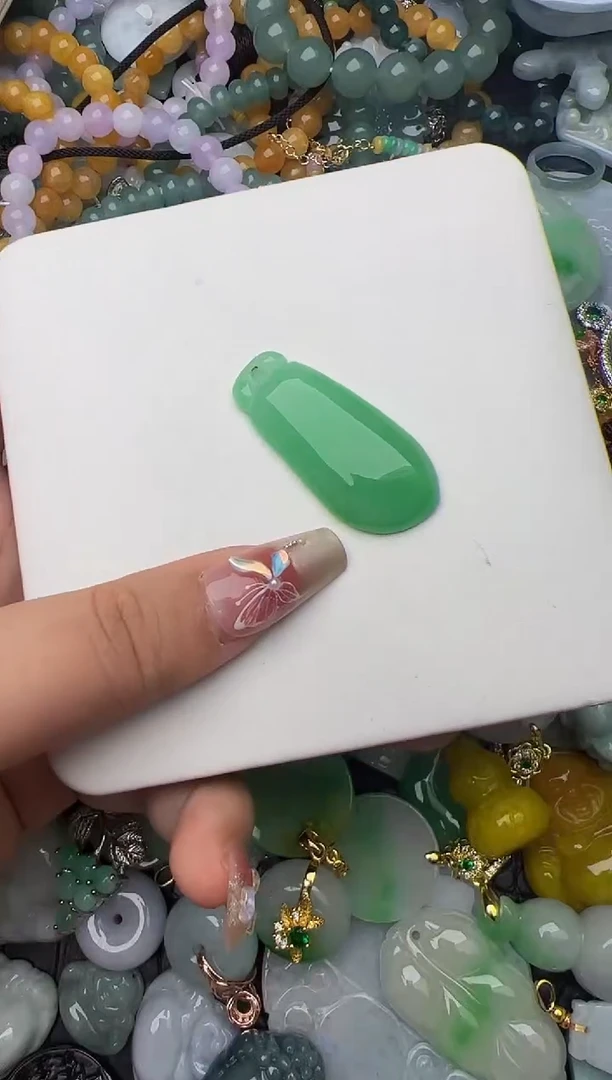 翡翠未镶嵌颈饰天然缅甸翡翠吊坠