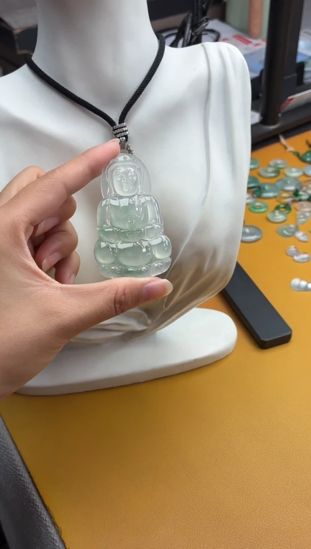 吊坠(不含链)未镶嵌翡翠2 观音 63.1 38.7 5.8