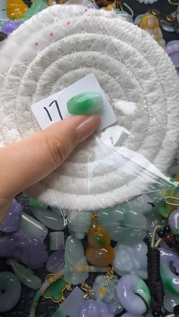 颈饰未镶嵌翡翠缅甸翡翠吊坠