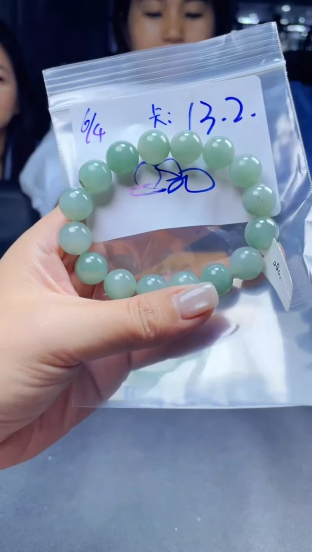 定制翡翠未镶嵌珠串