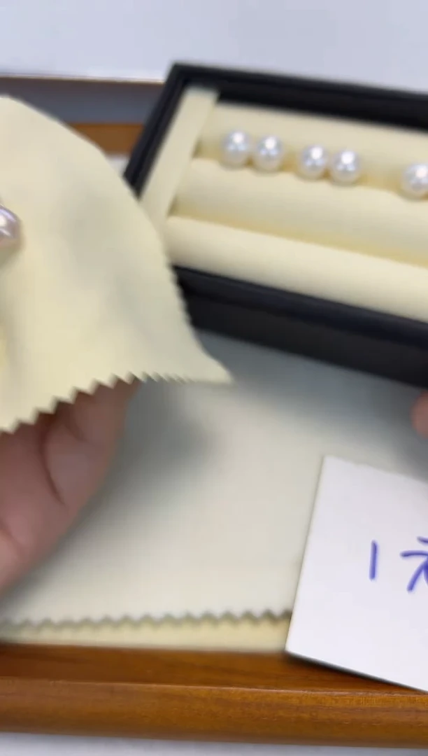 银S925镶嵌耳饰淡水珍珠@****?耳钉