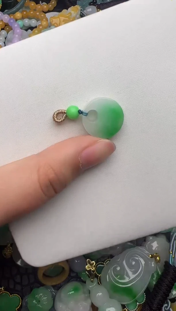 翡翠未镶嵌颈饰天然缅甸翡翠吊坠