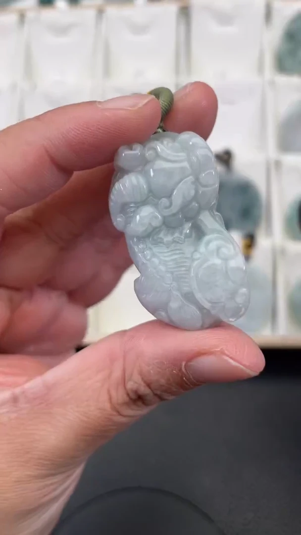 颈饰未镶嵌翡翠天然缅甸翡翠A货69