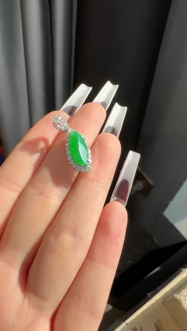 【闪购商品】翡翠颈饰18K金镶嵌挂件