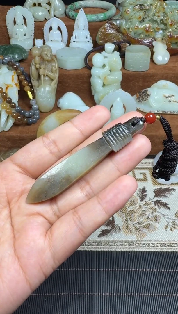 颈饰未镶嵌和田玉1