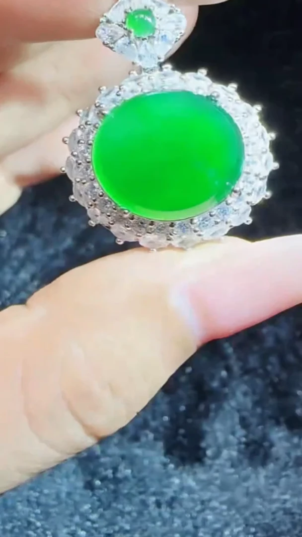 定制翡翠未镶嵌翡翠吊坠225