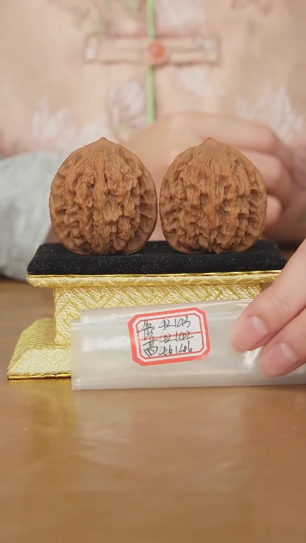 把件文玩核桃麦穗虎头