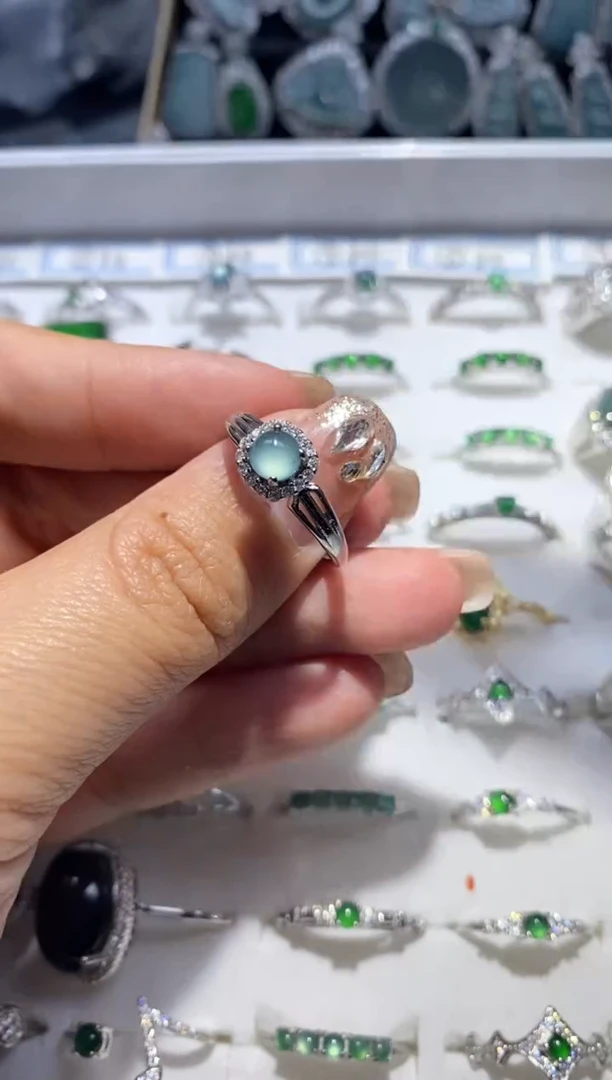 【闪购商品】翡翠颈饰银S925镶嵌翡翠