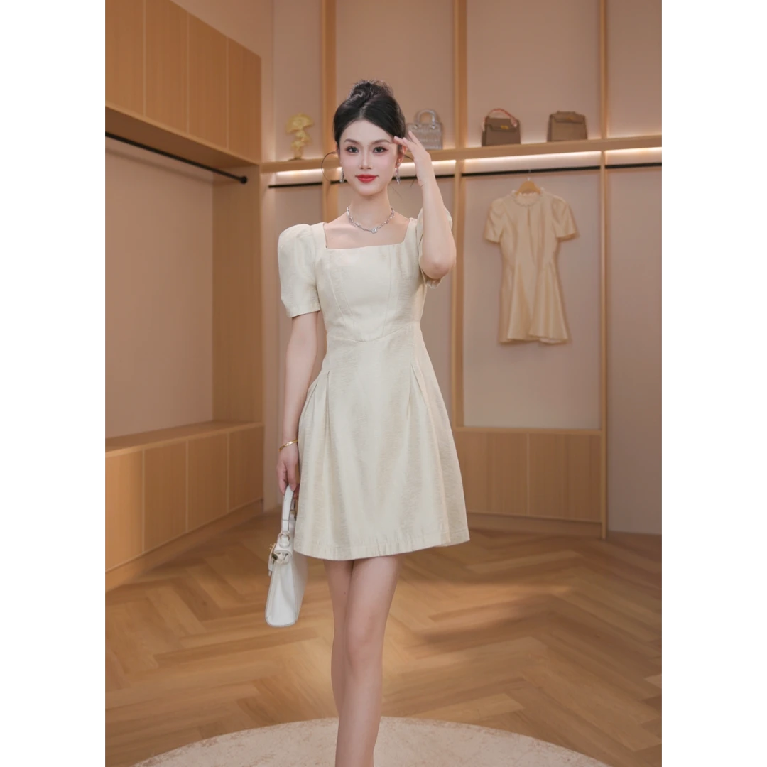 【设计师定制】新款方领裙子显瘦气质杏色法式收腰连衣裙21255