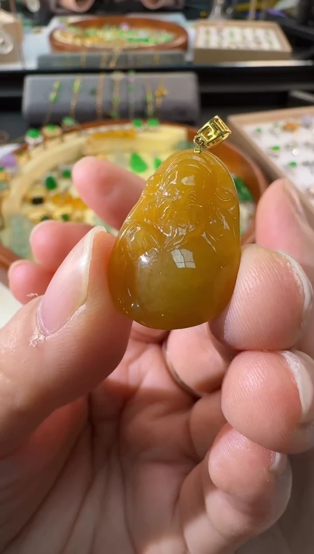 【闪购商品】翡翠颈饰18K金镶嵌缅甸翡翠A货吊坠