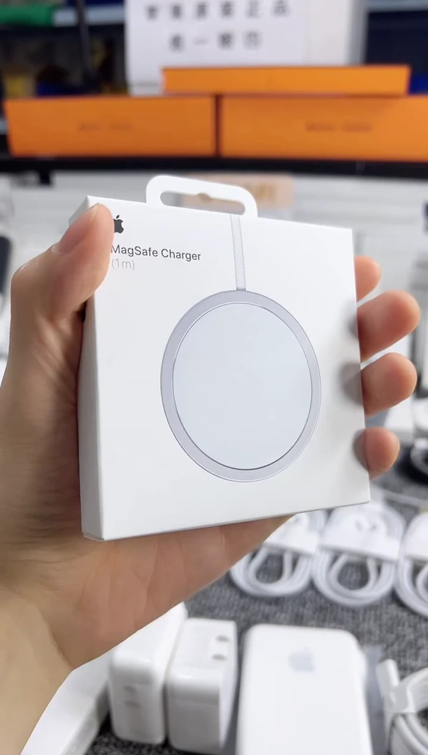 准新品港版25W编织款无线磁吸充一手带盒未使用