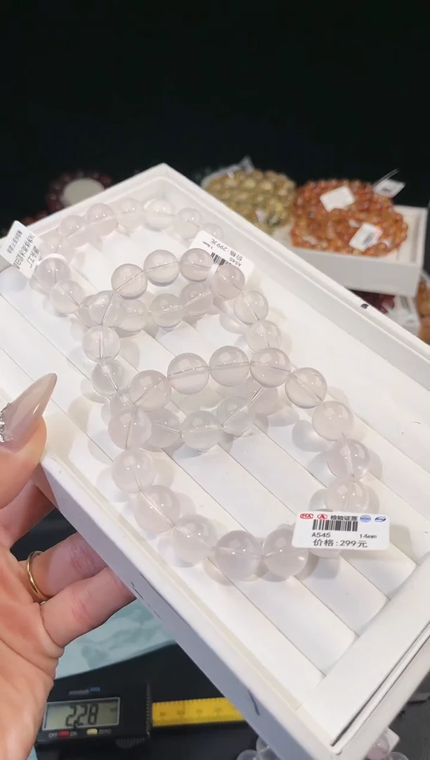 【闪购商品】水晶手链未镶嵌多样性发一奶白晶14mm