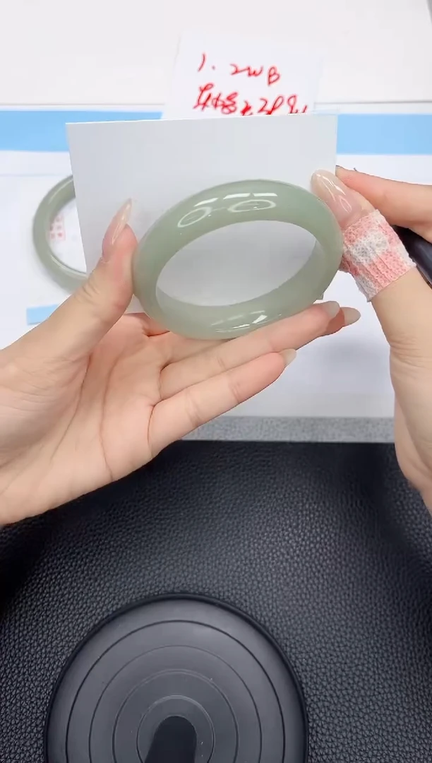 石英质玉手镯未镶嵌73-57.5