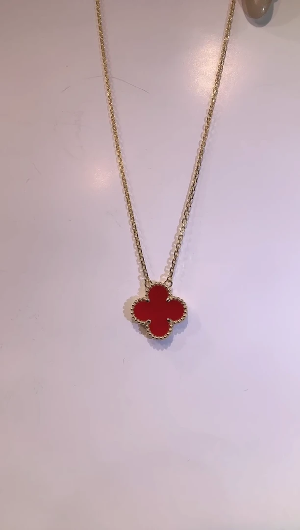 【闪购商品】玛瑙/玉髓颈饰18K金镶嵌红色四叶草项链