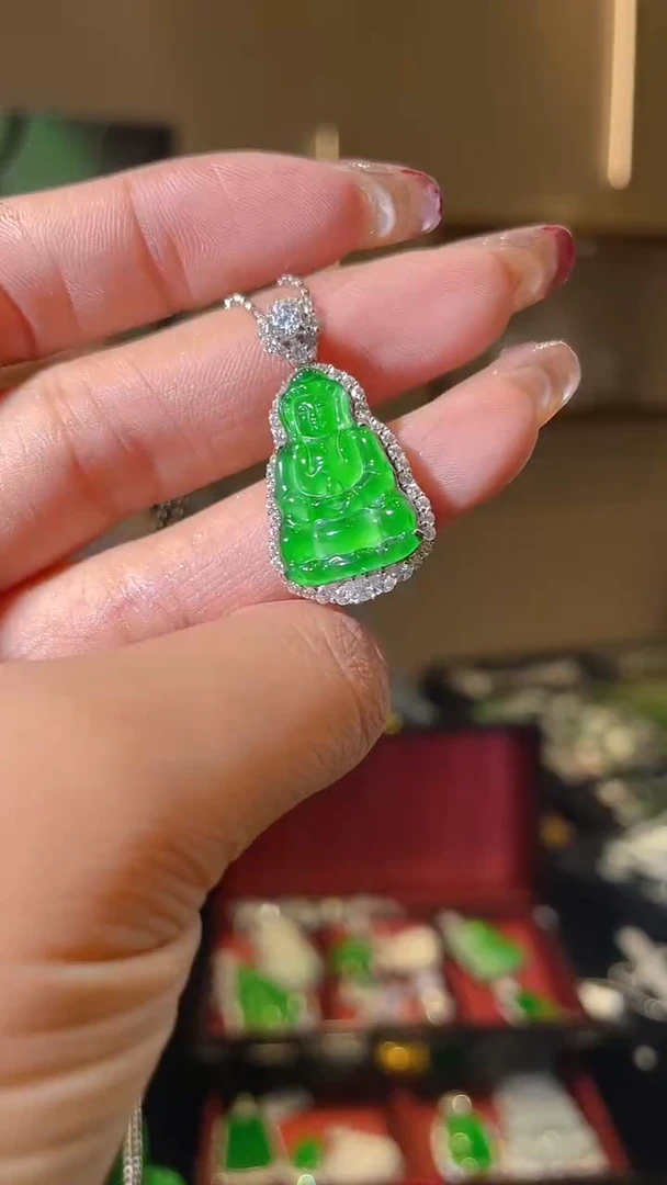 【闪购商品】翡翠吊坠(不含链)银S925镶嵌天然翡翠A货