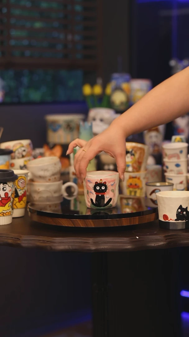 【闪购商品】摆件景德镇釉下彩绘设计师款式陶瓷