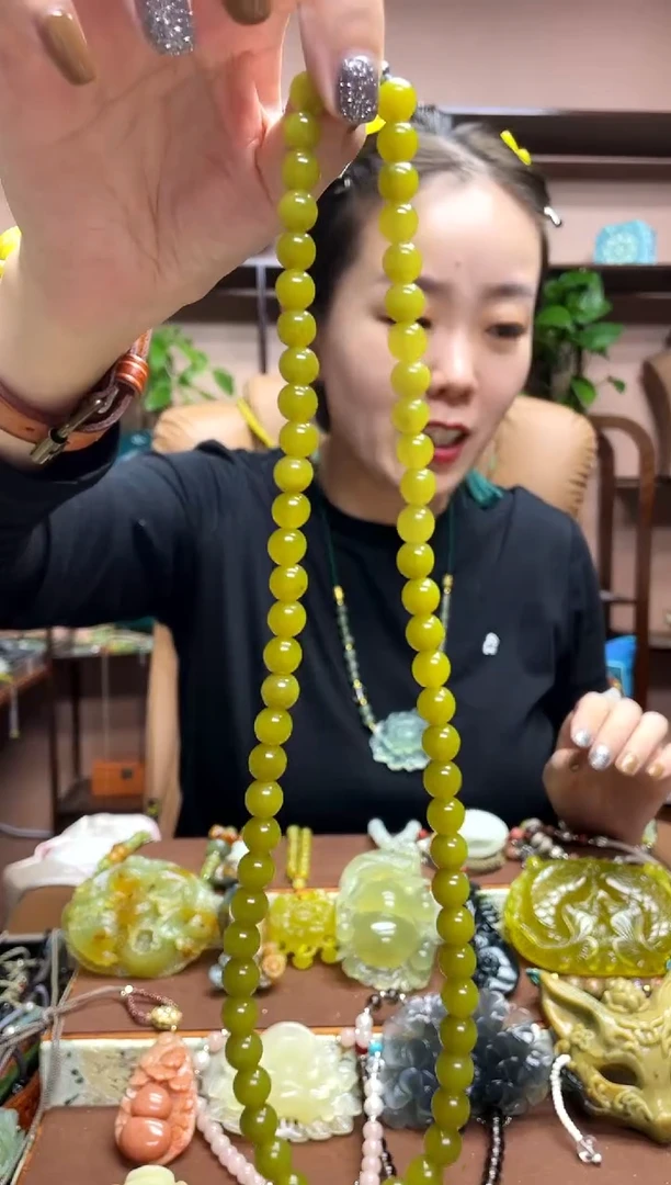 未镶嵌岫玉吊坠多样性发货发其中之一