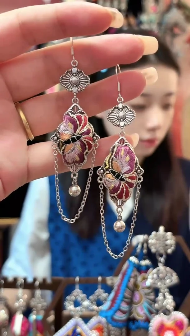 织绣云织谣民族风精美饰品   462