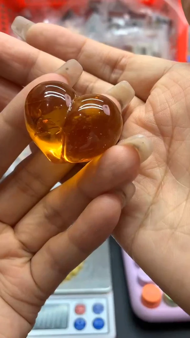 未镶嵌琥珀珠宝奇石498