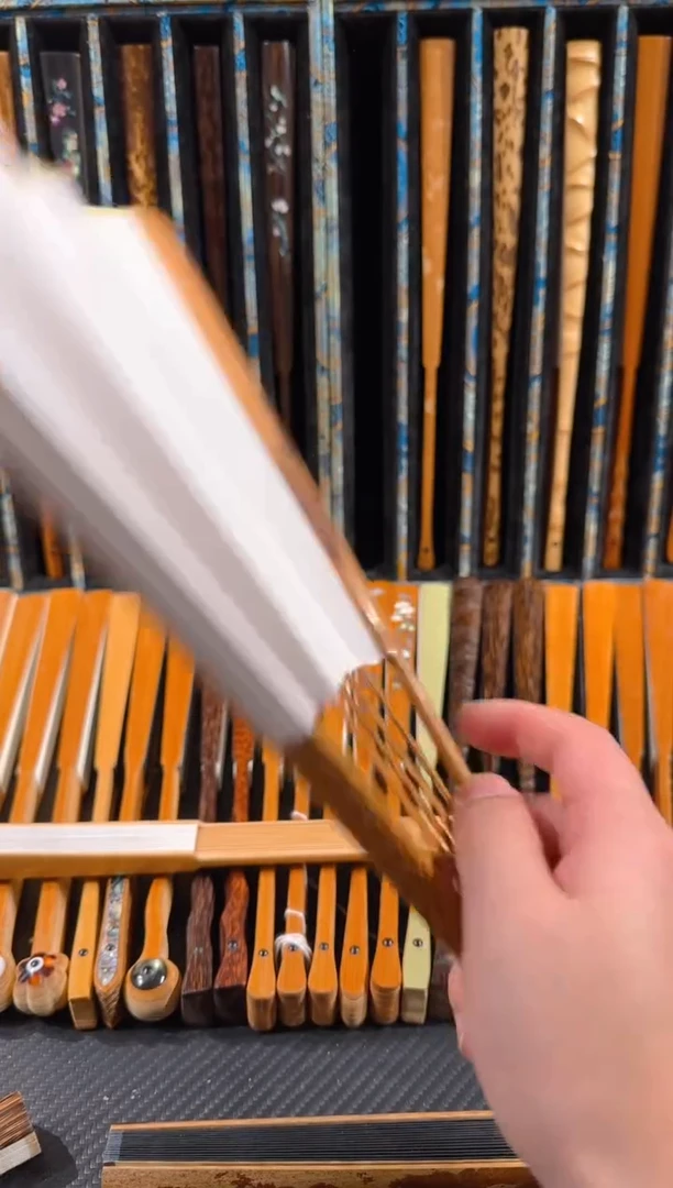 扇子风*折扇一把折扇一把