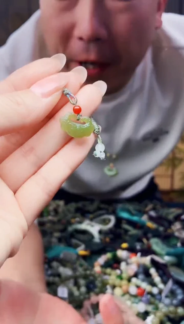 颈饰未镶嵌和田玉多样性发货，拍一发一