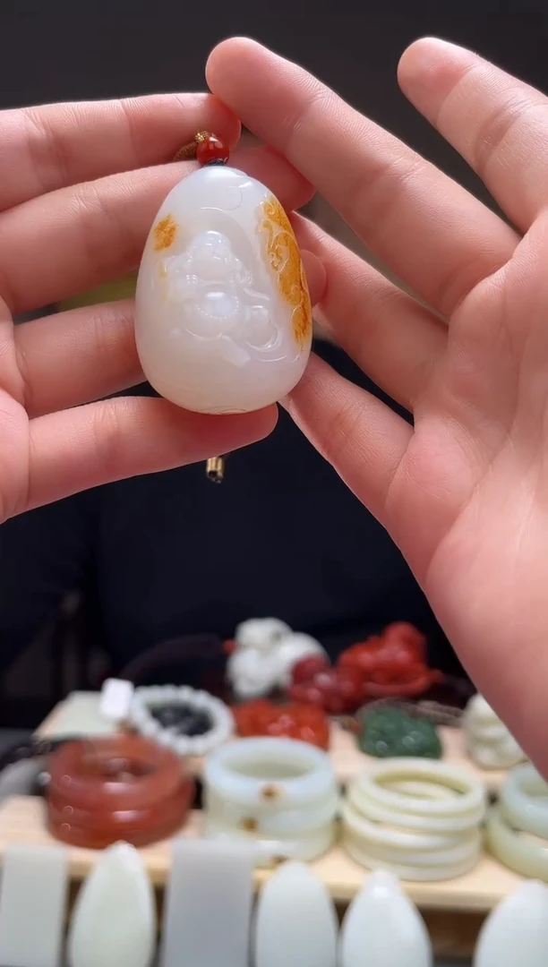 颈饰未镶嵌和田玉悟***6吊坠