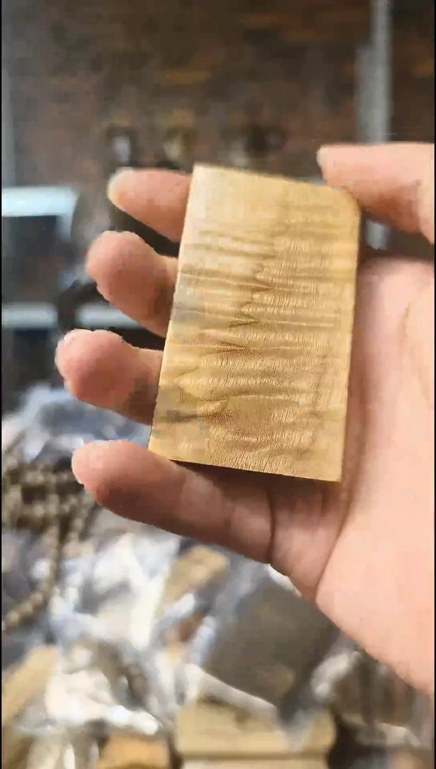 【闪购商品】金丝楠无事牌手把件