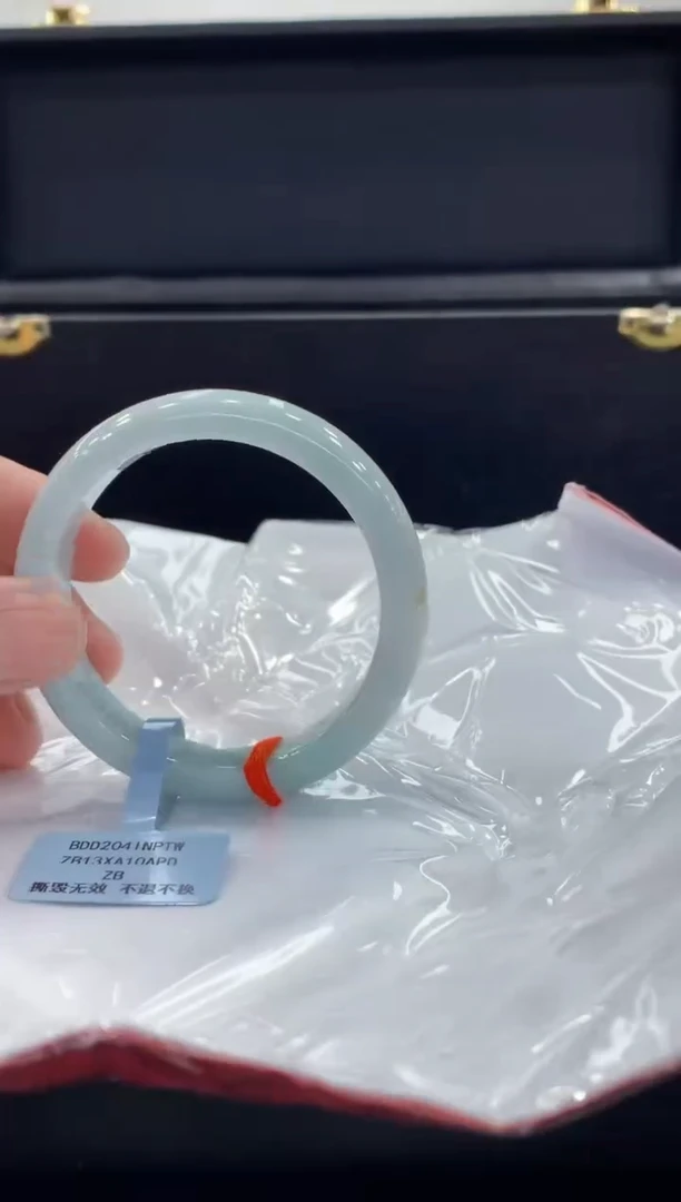 未镶嵌手镯翡翠翡翠手镯