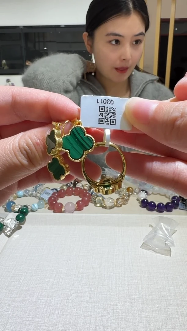 未镶嵌孔雀石耳饰耳饰