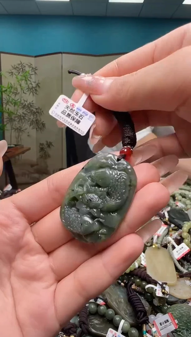 颈饰未镶嵌和田玉多样性发一