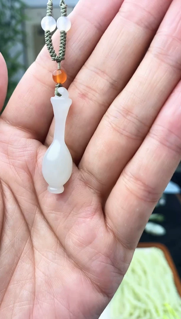 和田玉（糖玉）未镶嵌颈饰1