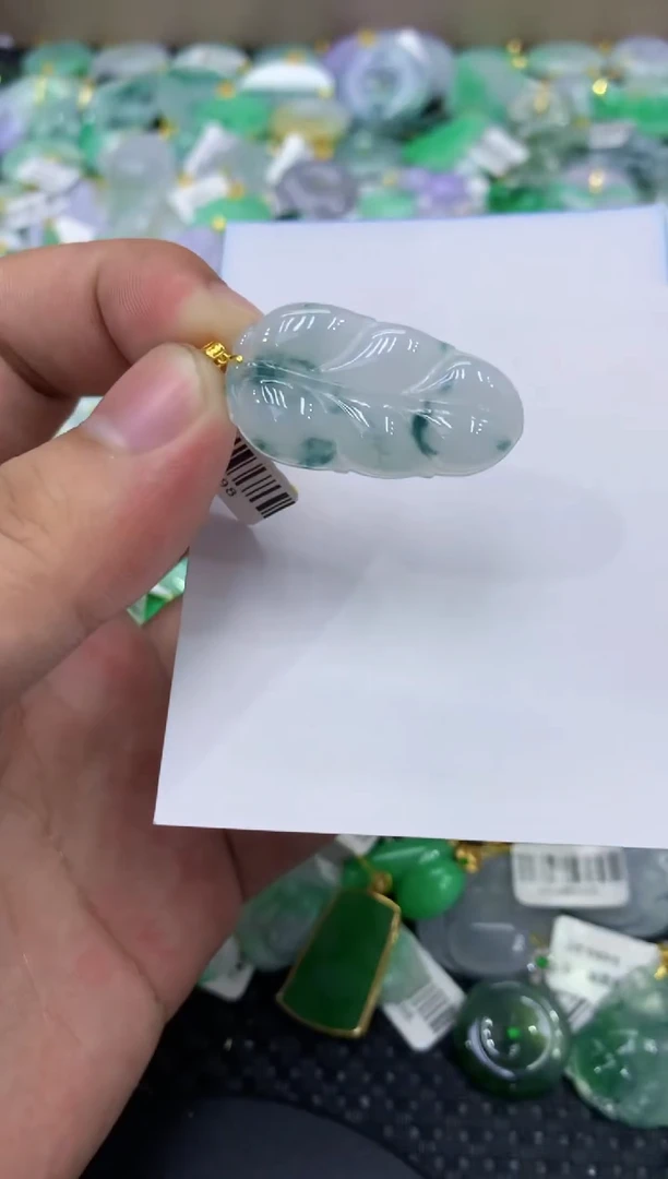 颈饰18K金镶嵌翡翠天然缅甸翡翠A货