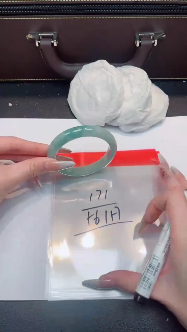 未镶嵌手镯翡翠翡翠手镯断码清默认有瑕NO退换介意勿拍171