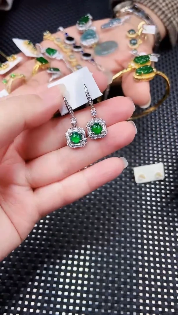 【闪购商品】翡翠耳饰未镶嵌11111111