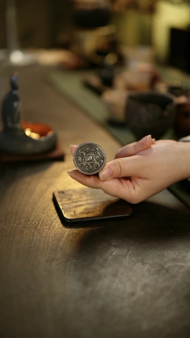 阿眠      玄武紫铜银盖盖置