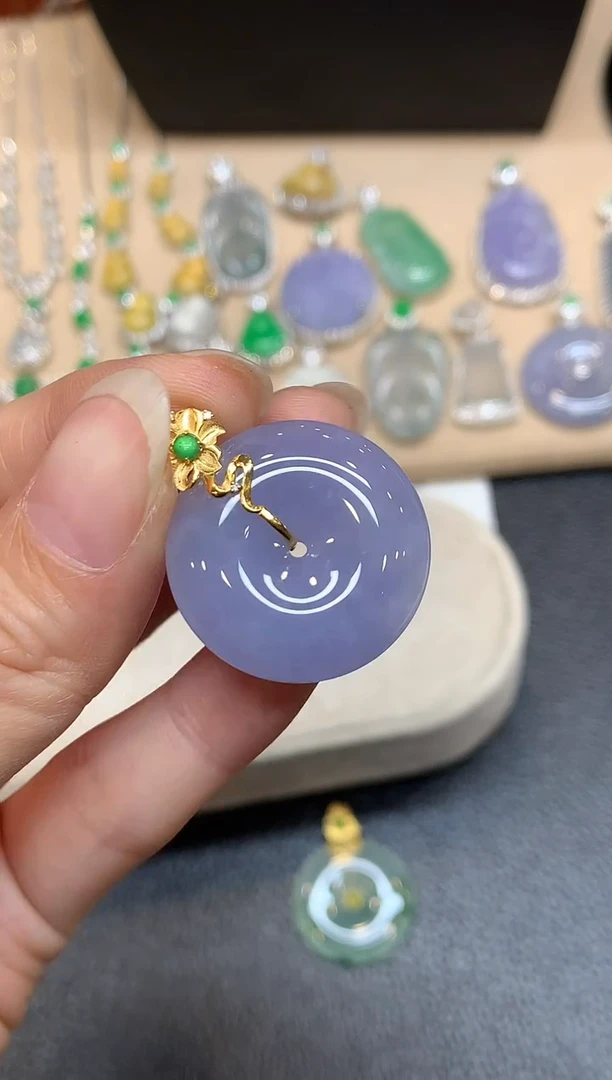 18K金镶嵌戒指翡翠平安扣【无服务费