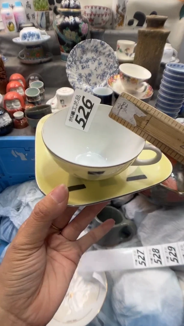 瓷片萍**逢526
